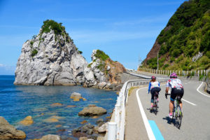 「和歌山」エリア始動！高野山に熊野古道、青い海や清流を楽しむ贅沢な6ルートで「サイクリング王国わかやま」を満喫！